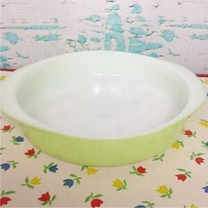 Pyrex Lime Green Round Cake Pan Baking Dish 221 8”White Glass Baker Vintage 50s